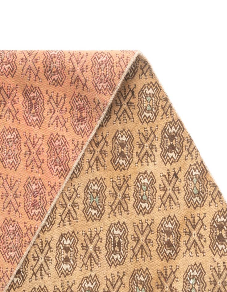 Detail image of 3' 8 x 8' Hamedan Runner Rug