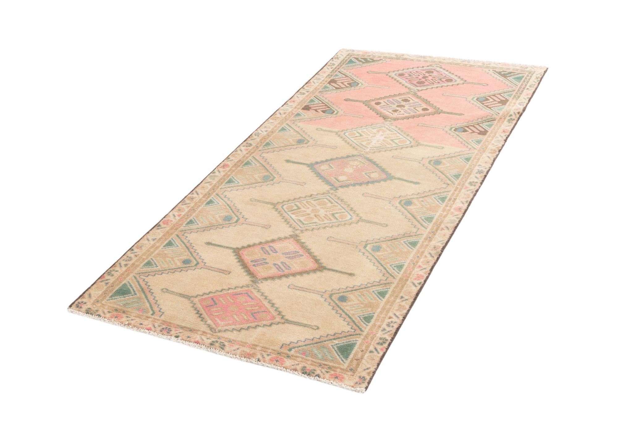 2' 10 x 6' 8 Hamedan Runner Rug