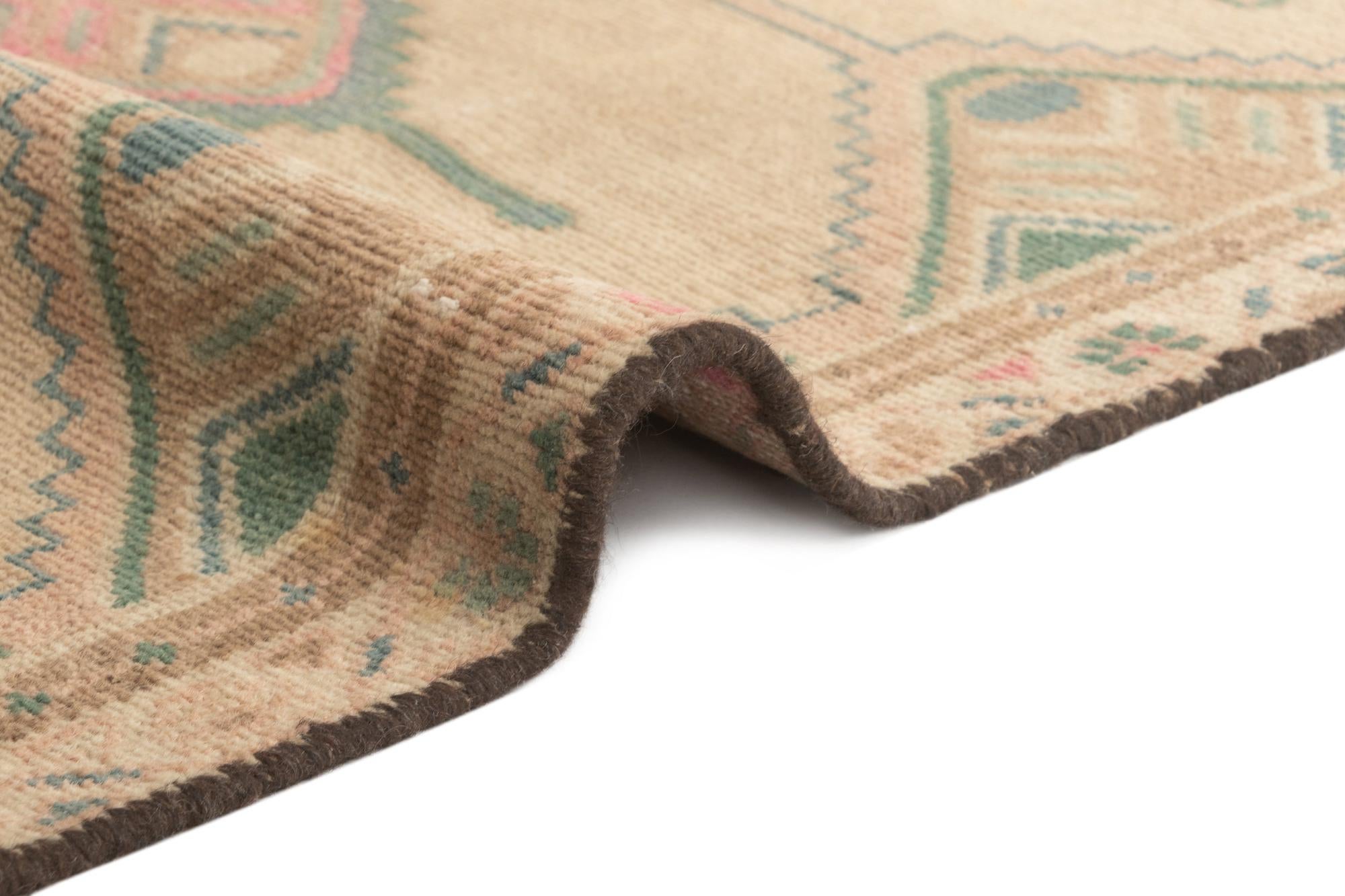 2' 10 x 6' 8 Hamedan Runner Rug