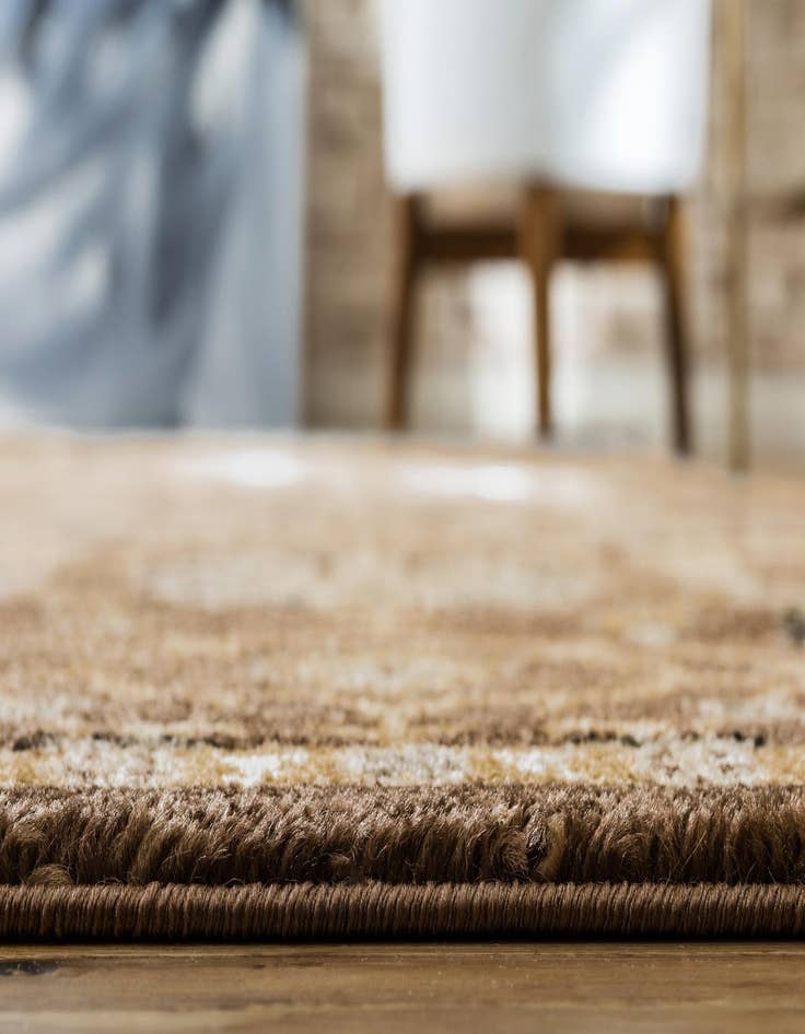 Detail image of 2' 7 x 10' Heritage Runner Rug