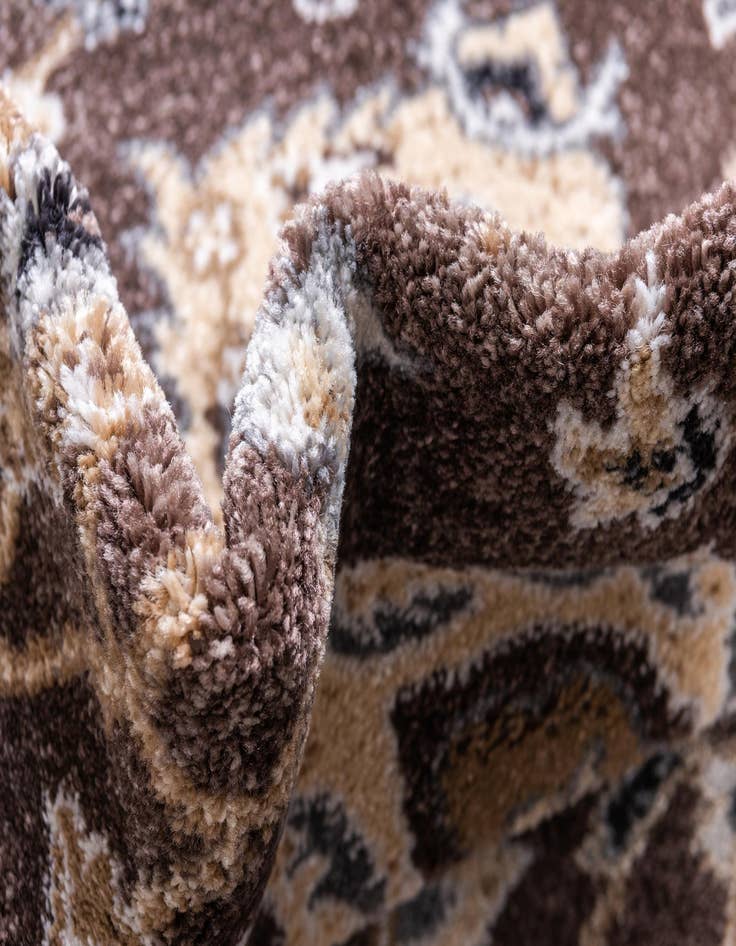 Detail image of 2' 7 x 10' Heritage Runner Rug