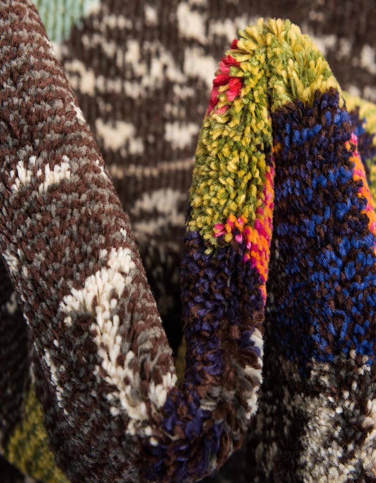 Detail image of 2' 7 x 10' Washable Mesa Runner Rug