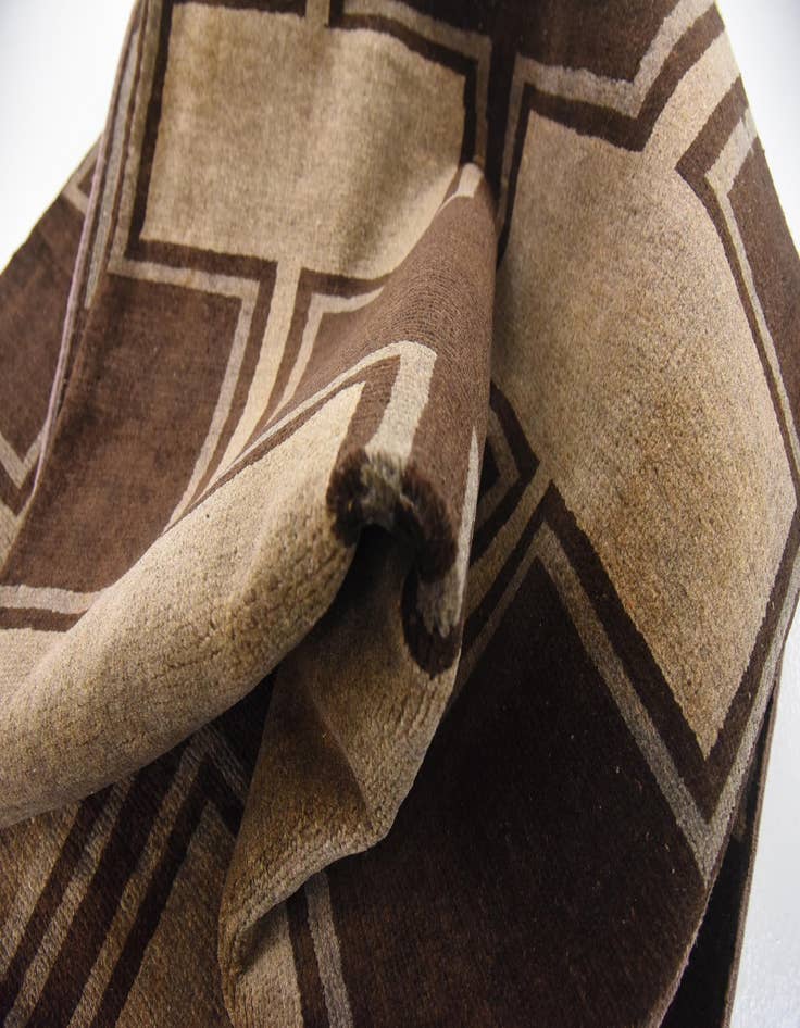 Detail image of 2' 8 x 10'  Hand Knotted Modern Ziegler Runner Rug