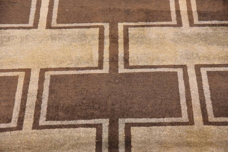 Detail image of 2' 8 x 10' Hand Knotted Modern Ziegler Runner Rug