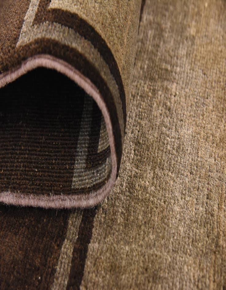 Detail image of 2' 8 x 10'  Hand Knotted Modern Ziegler Runner Rug