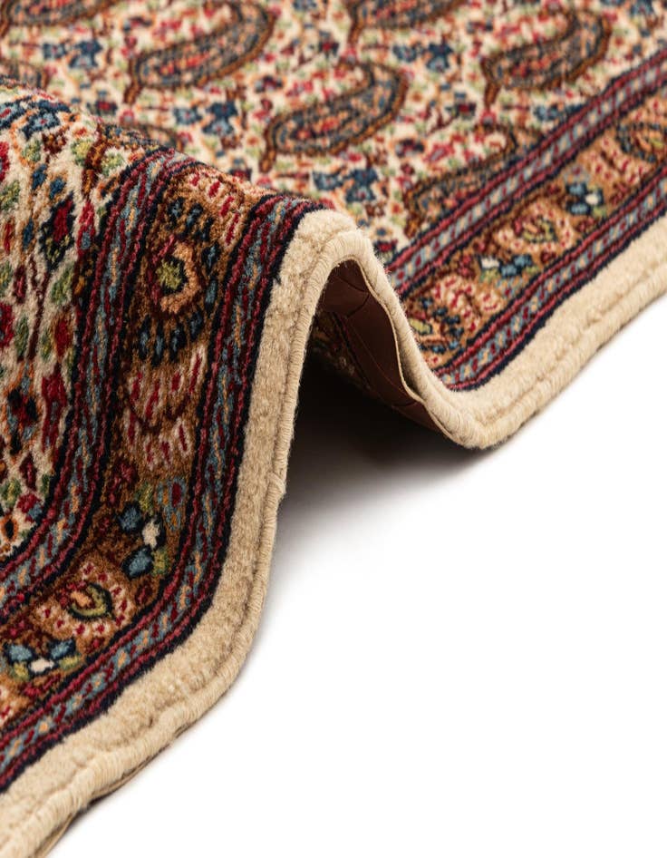 Detail image of 3' 2 x 9' 10 Moud Runner Rug