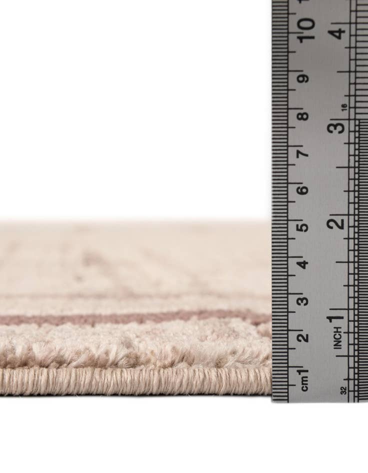 Detail image of 2' 7 x 10' Oasis Runner Rug