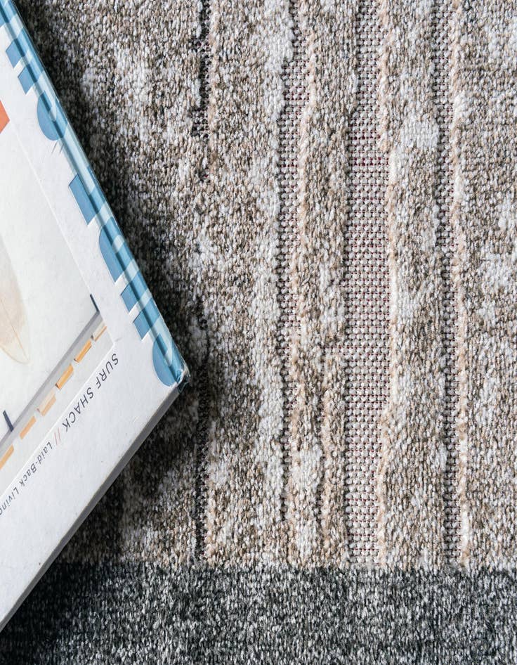 Detail image of 2' x 6'  Washable Border Indoor / Outdoor Runner Rug