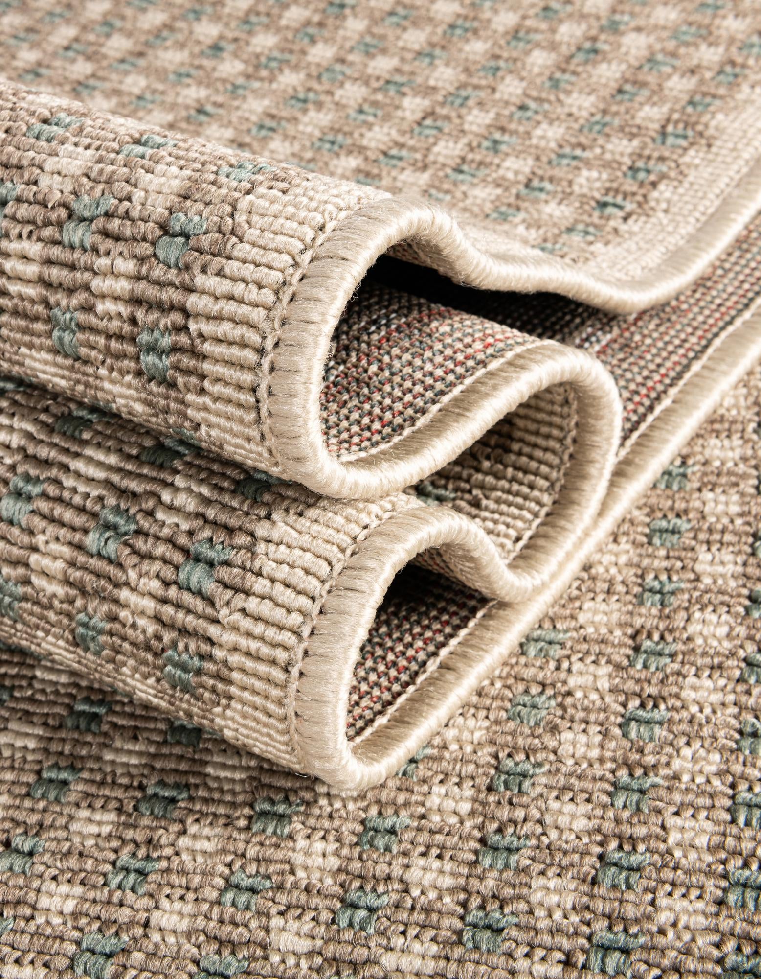 2' 7 x 12' Easy-Clean Border Indoor / Outdoor Runner Rug