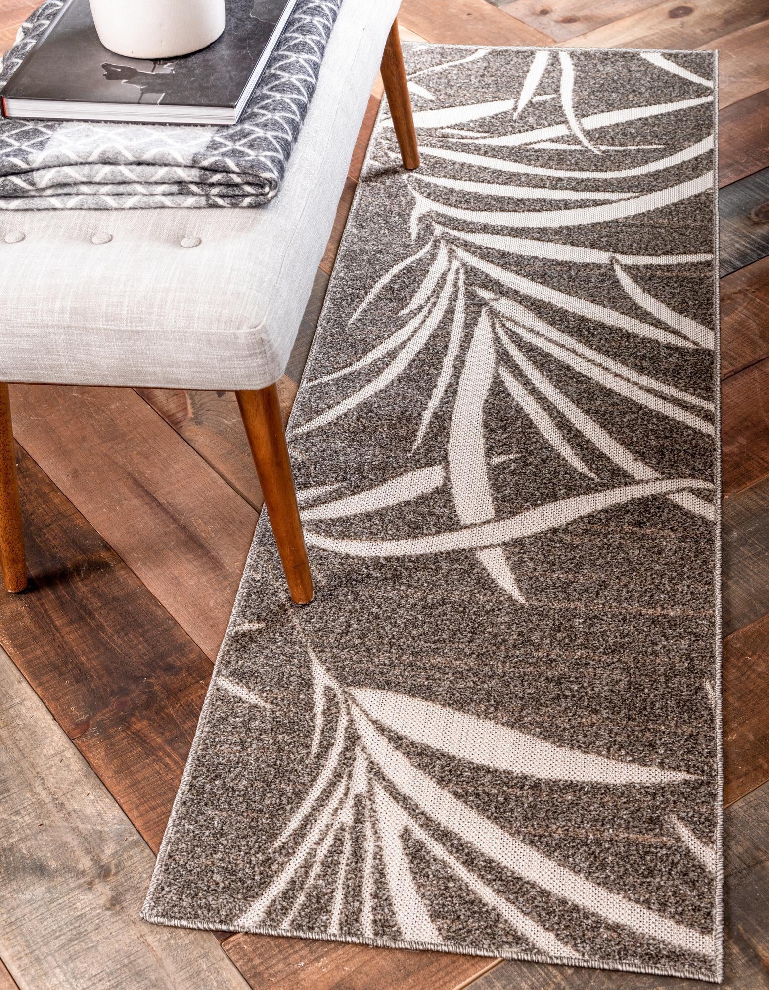 2' x 6' Easy-Clean Botanical Indoor / Outdoor Runner Rug