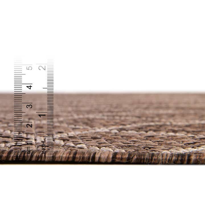 2' 7 x 10' Easy-Clean Lattice Indoor / Outdoor Runner Rug