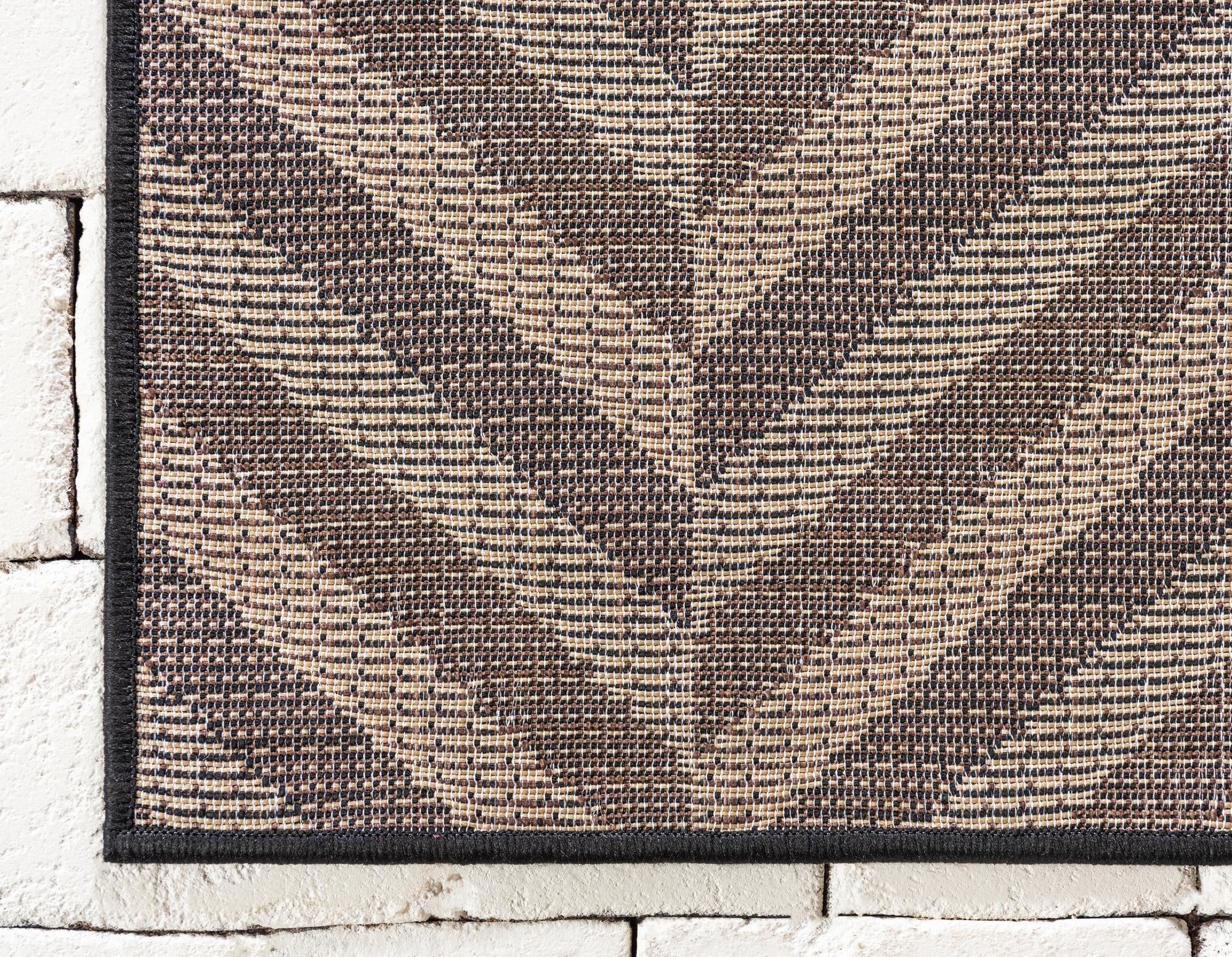 2' 2 x 6' Easy-Clean Modern Indoor / Outdoor Runner Rug