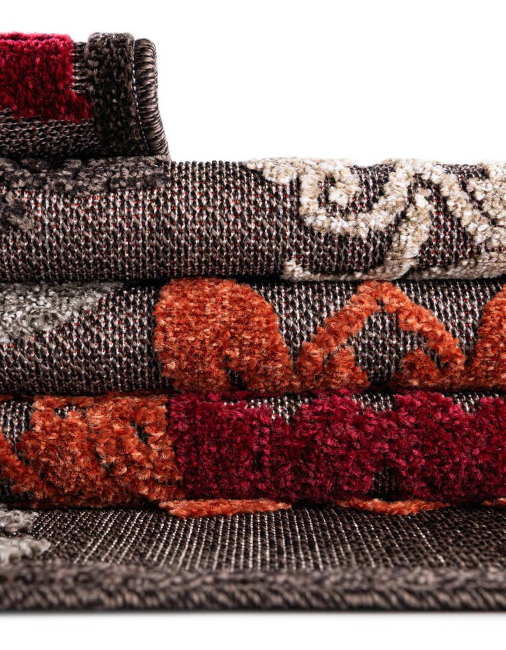Detail image of 2' 7 x 10' Easy-Clean Modern Indoor / Outdoor Runner Rug