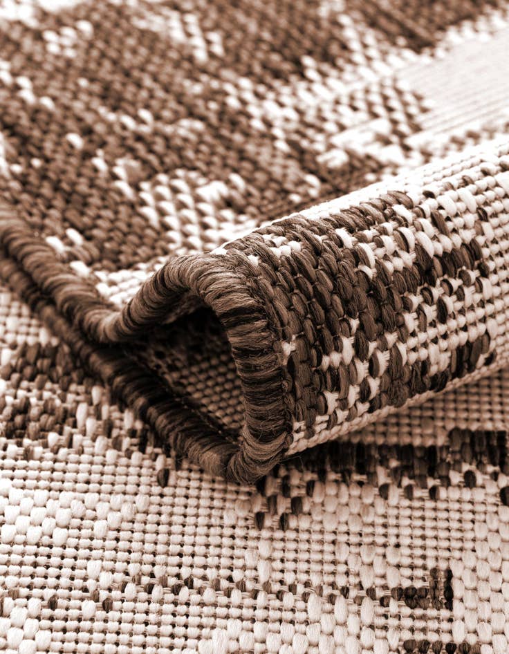 Detail image of 2' 7 x 10' Easy-Clean Modern Indoor / Outdoor Runner Rug