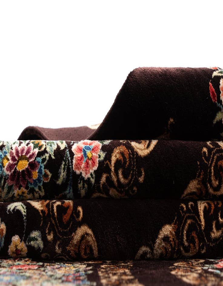 Detail image of 6' 6 x 6' 9 Ghom Silk Square Rug