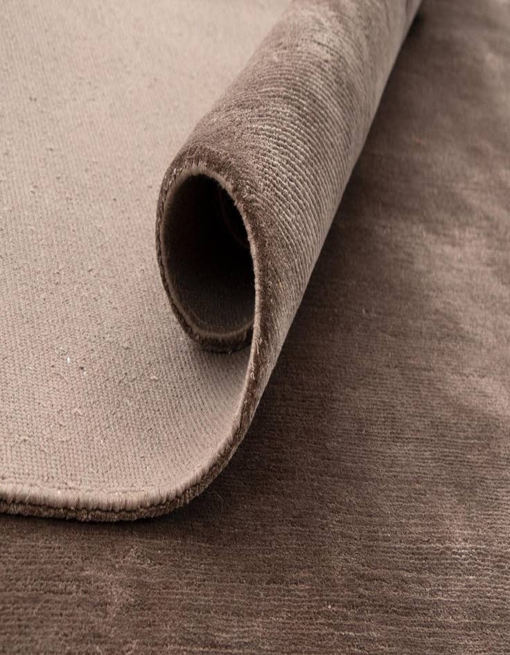 Detail image of 7' 9 x 8' 10 Himalaya Silk Square Rug