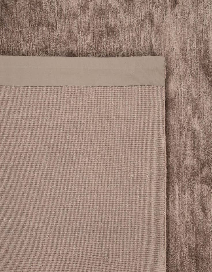 Detail image of 7' 9 x 8' 10 Himalaya Silk Square Rug