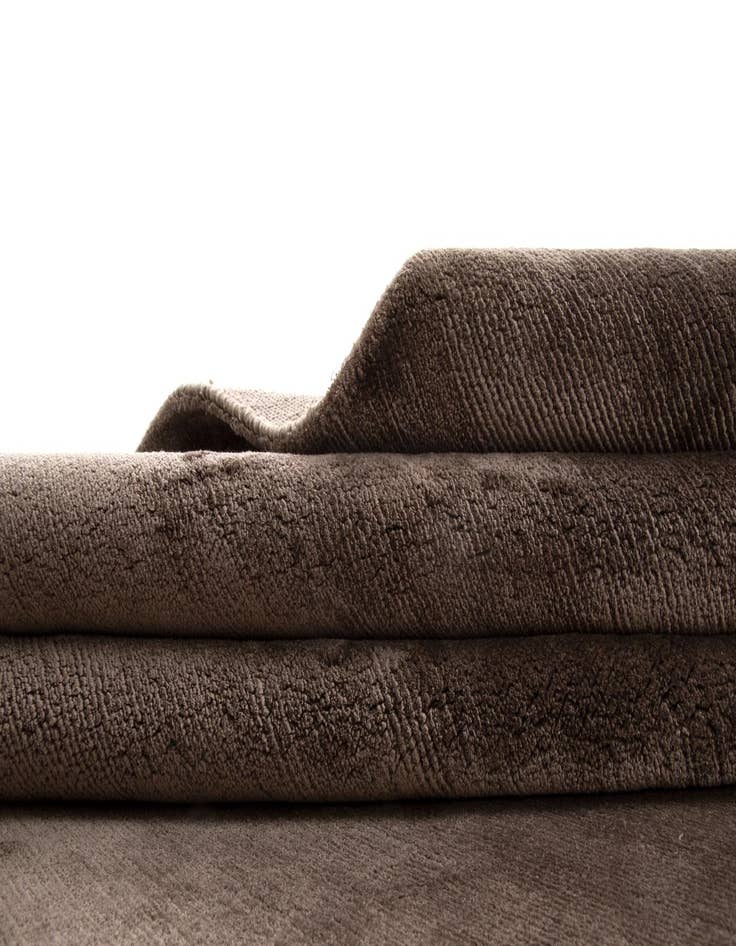 Detail image of 7' 9 x 8' 10 Himalaya Silk Square Rug