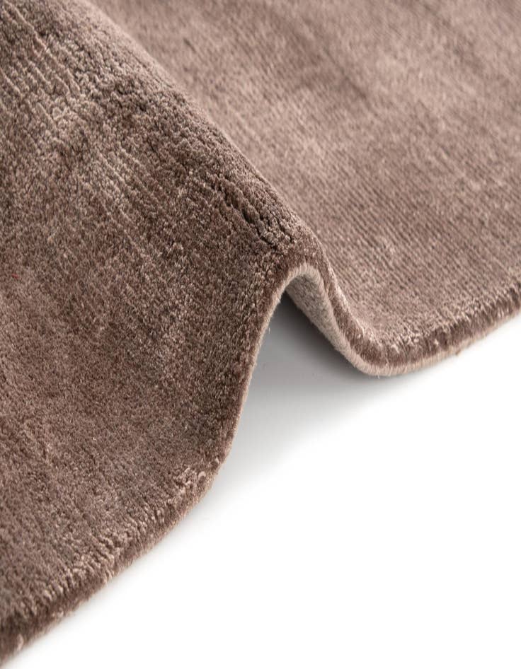 Detail image of 7' 9 x 8' 10 Himalaya Silk Square Rug