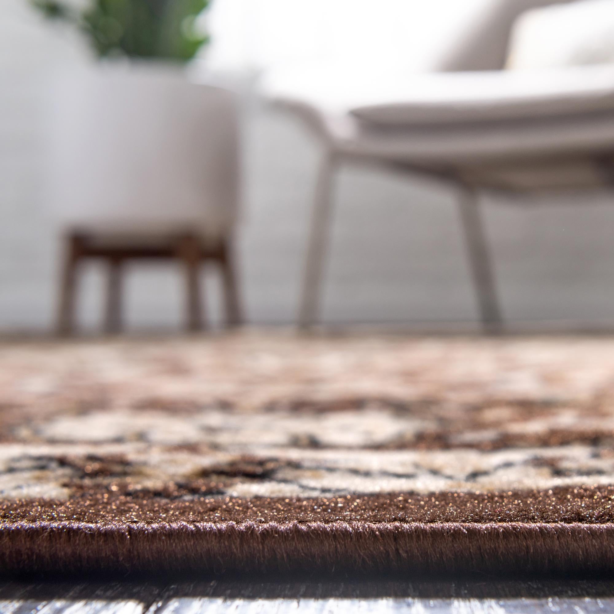 7' 10 x 7' 10 Isfahan Design Square Rug