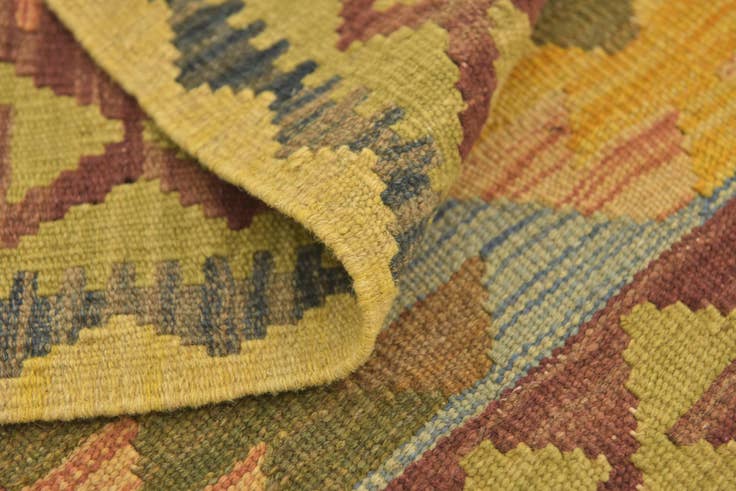 Detail image of 3' 2 x 3' 7 Hand Woven Kilim Maymana Wool Square Rug