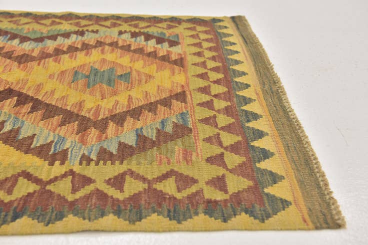 Detail image of 3' 2 x 3' 7 Hand Woven Kilim Maymana Wool Square Rug
