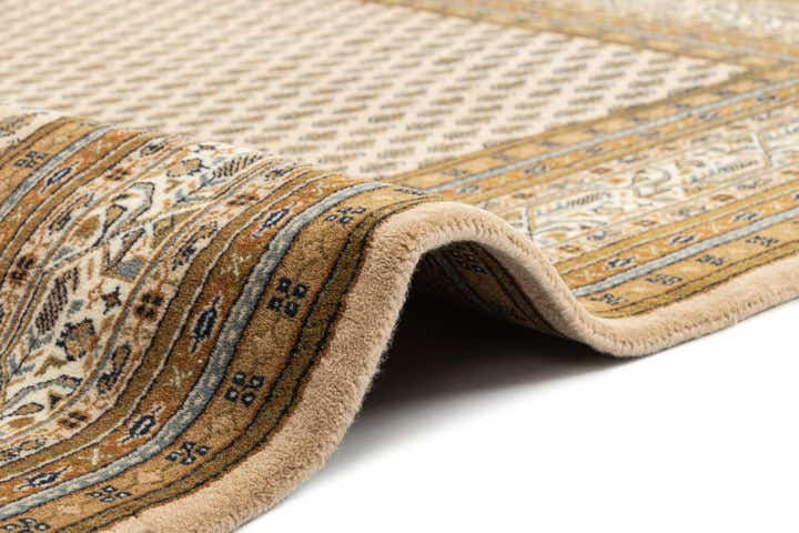 6' 4 x 6' 8 Mir Square Rug