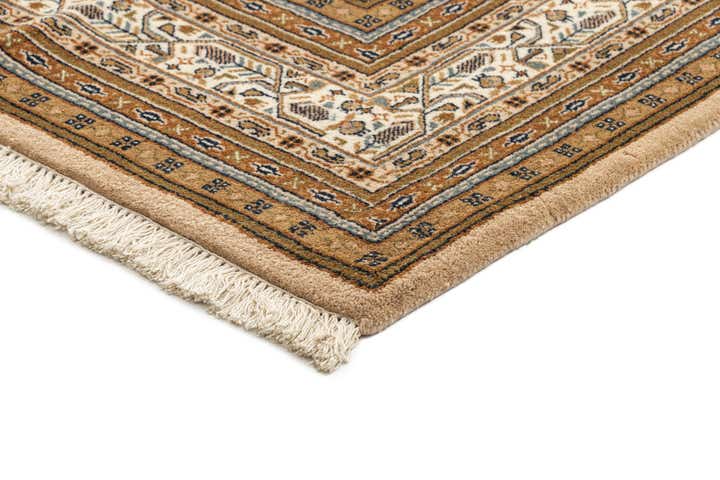 6' 4 x 6' 8 Mir Square Rug