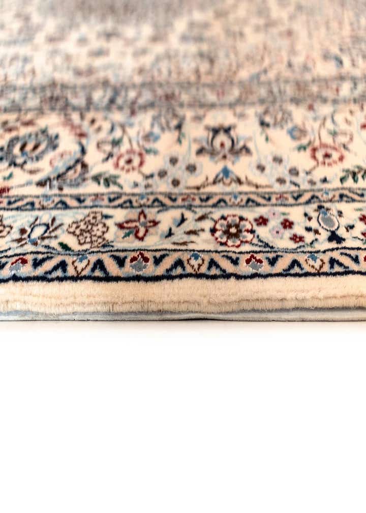 6' 6 x 6' 8 Nain Square Rug