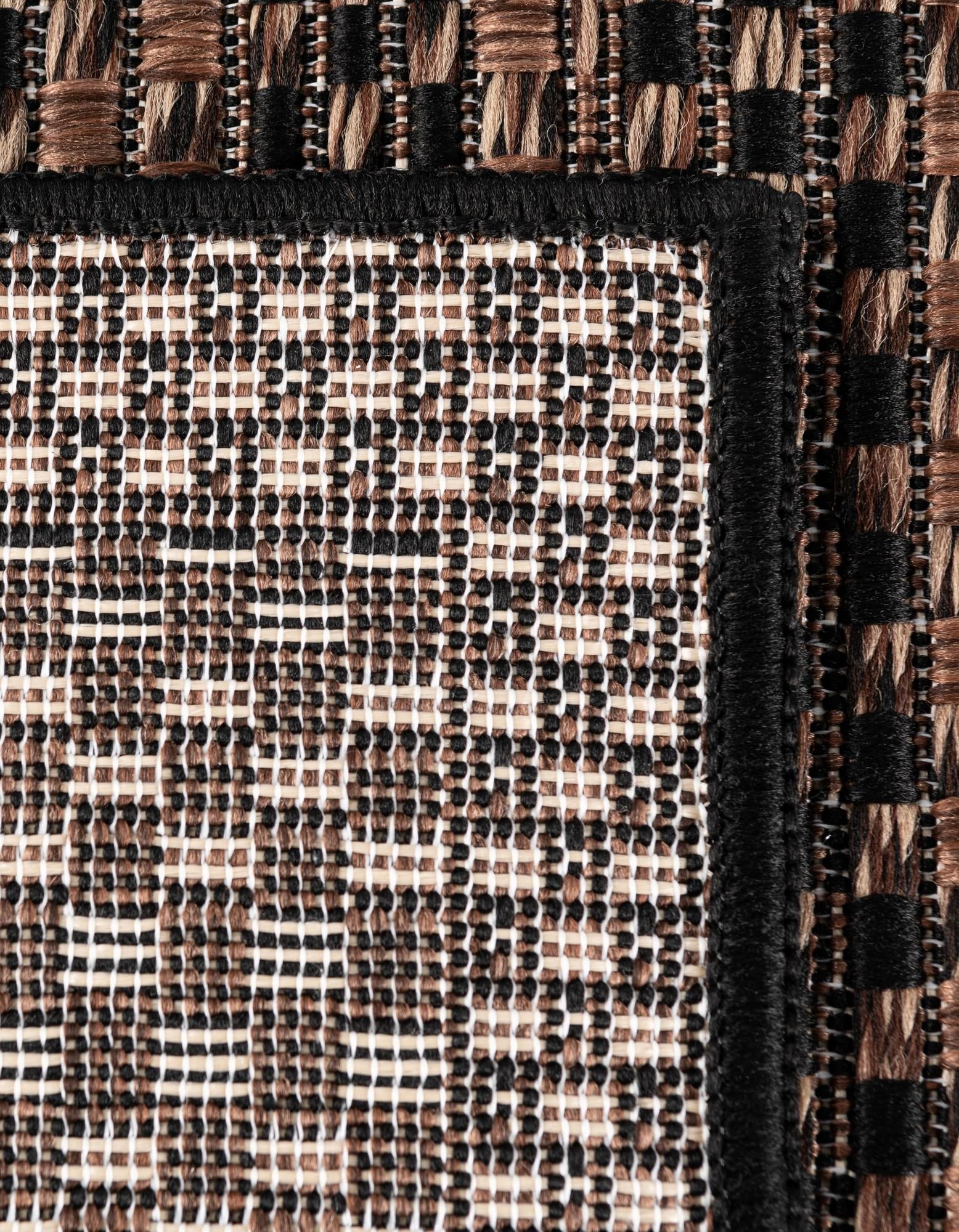 6' x 6' Easy-Clean Border Indoor / Outdoor Square Rug