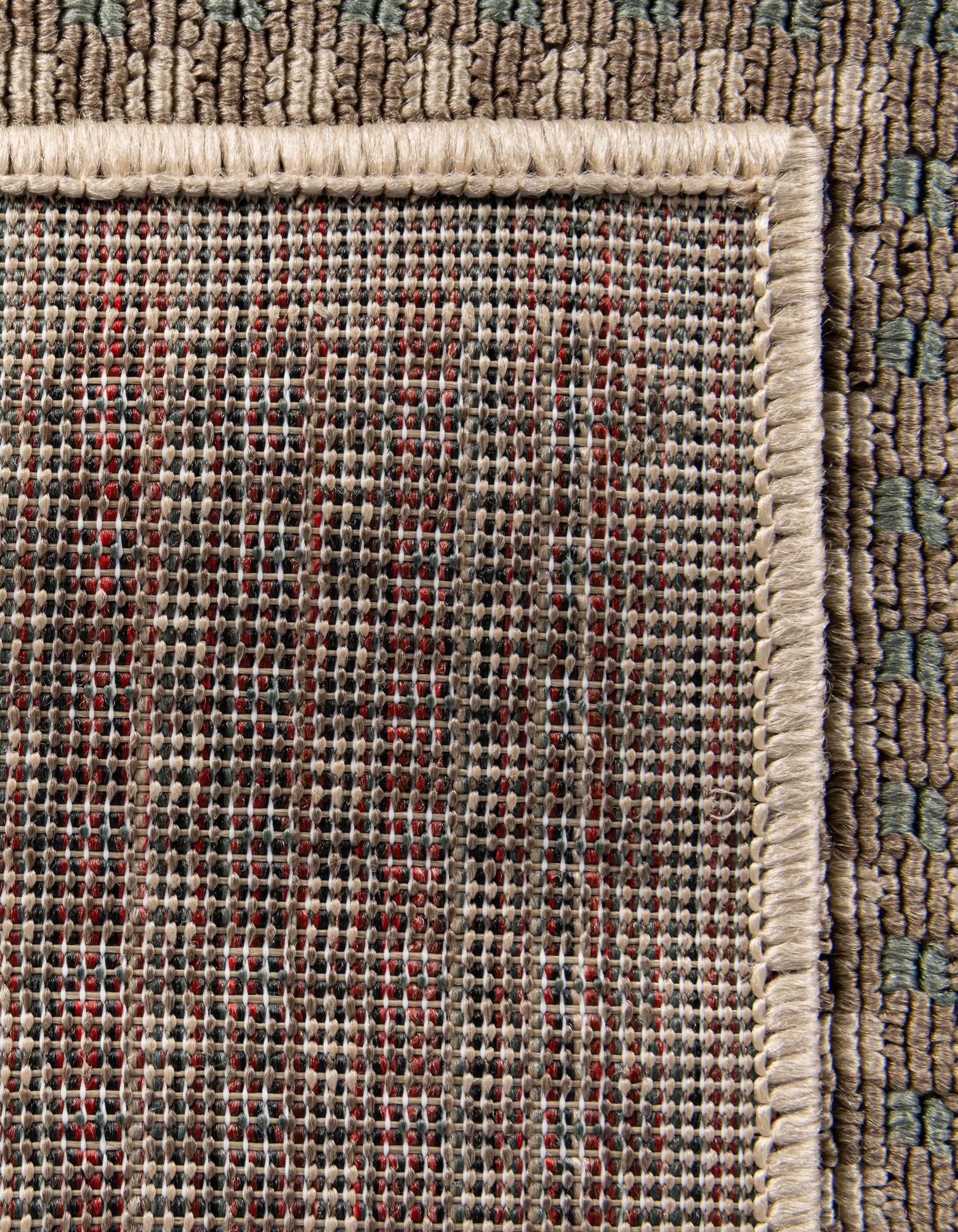 7' 10 x 7' 10 Easy-Clean Border Indoor / Outdoor Square Rug