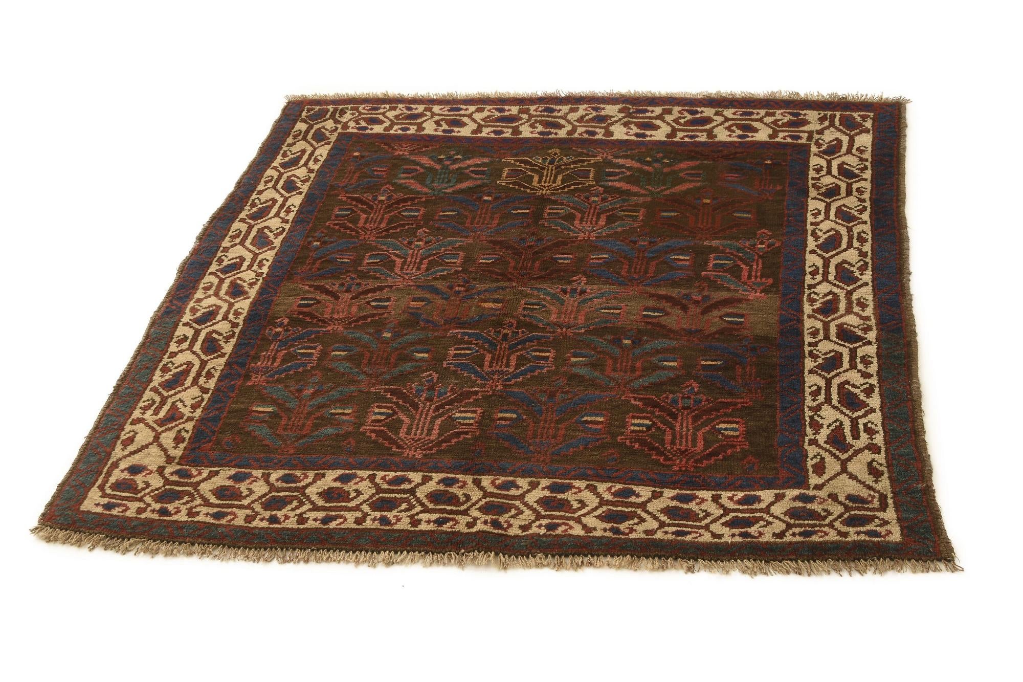 4' 2 x 4' 3 Saudjboulag Square Rug