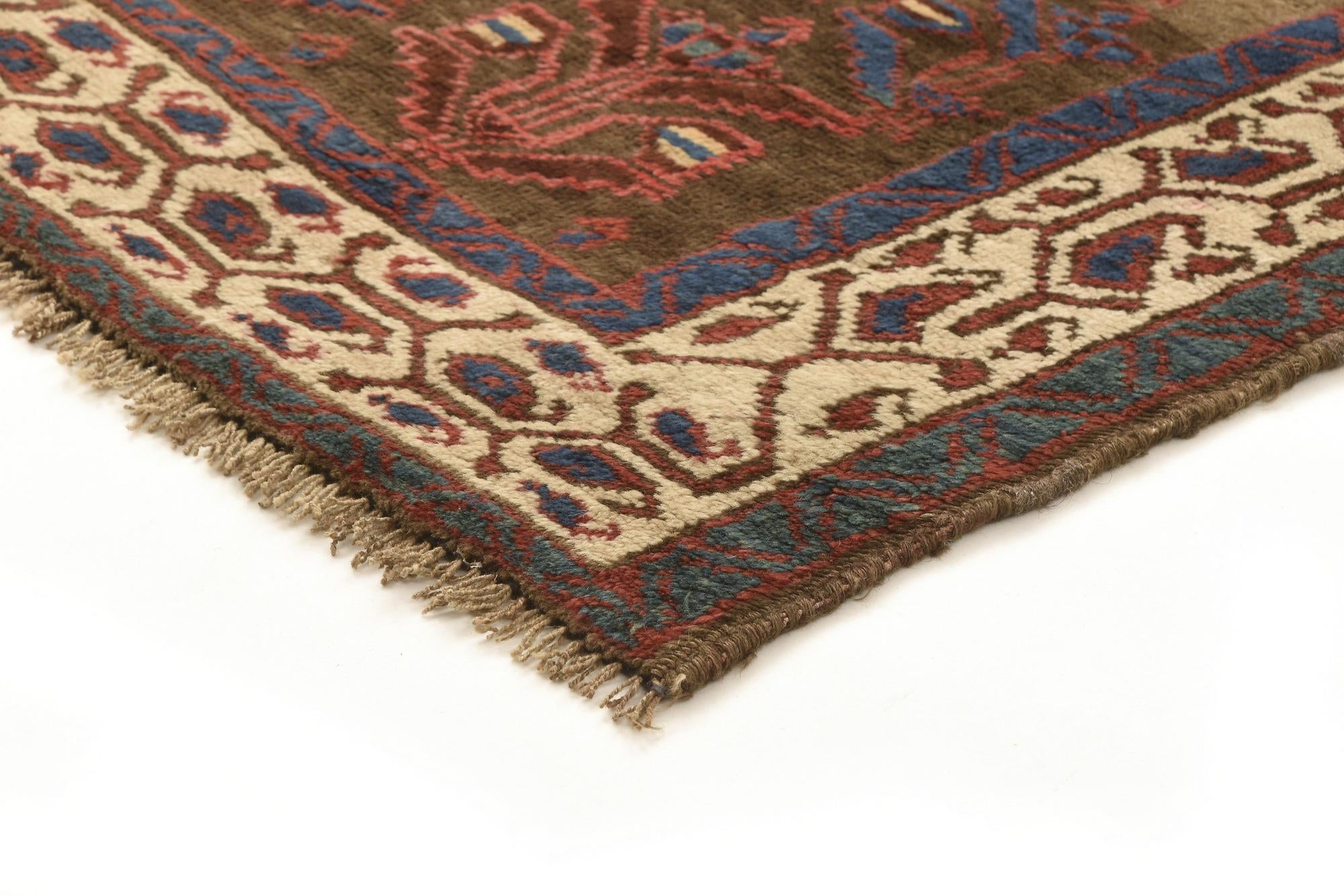4' 2 x 4' 3 Saudjboulag Square Rug