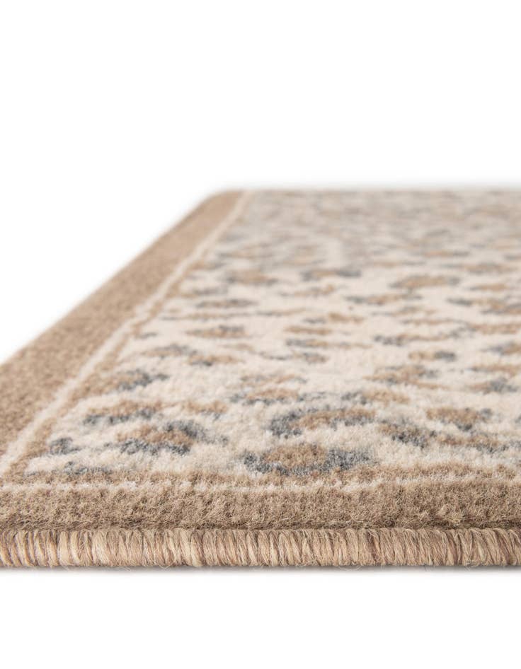 Detail image of 10' x 10' Savannah Square Rug