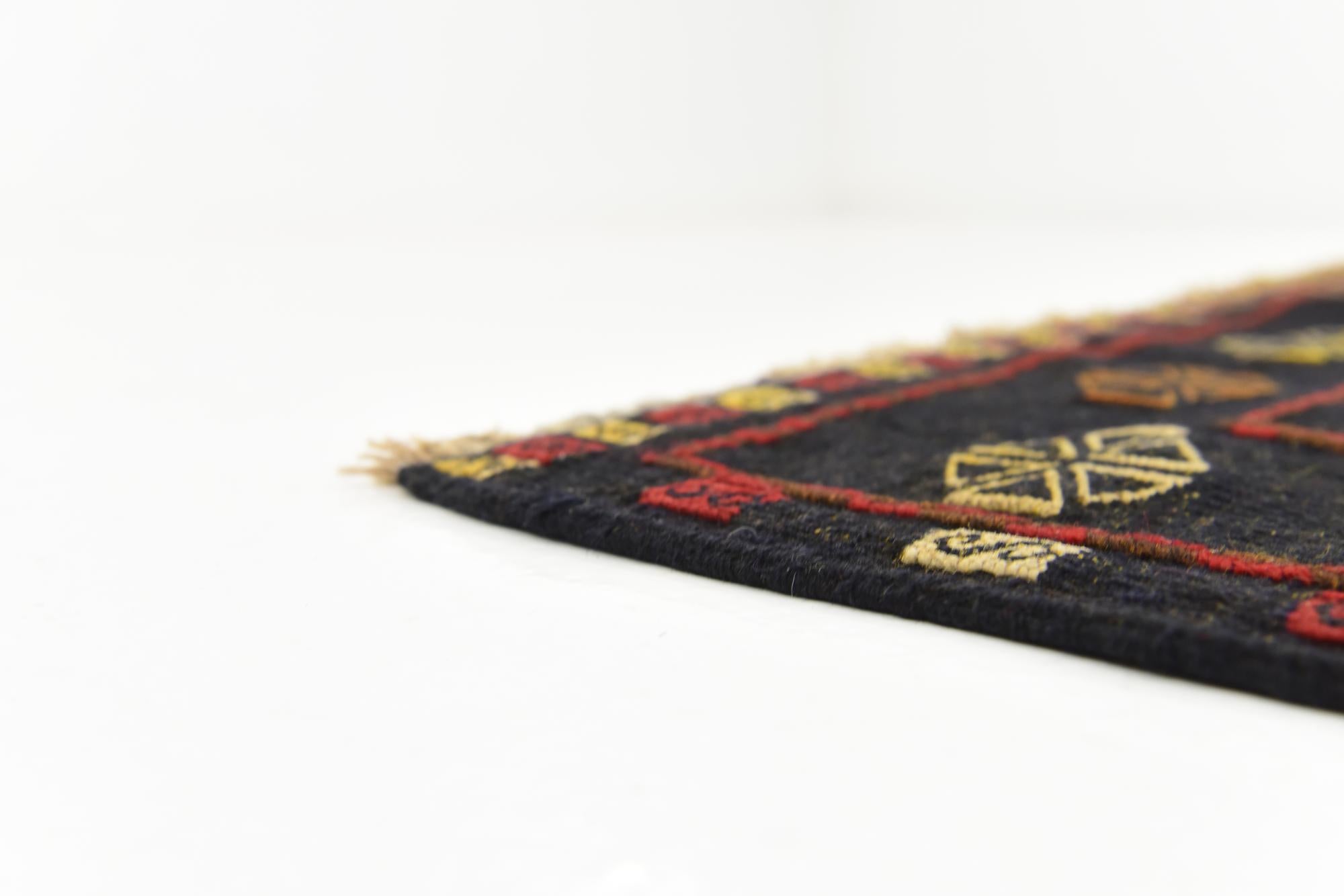 3' 10 x 4' 4 Hand Knotted Sumak Wool Square Rug
