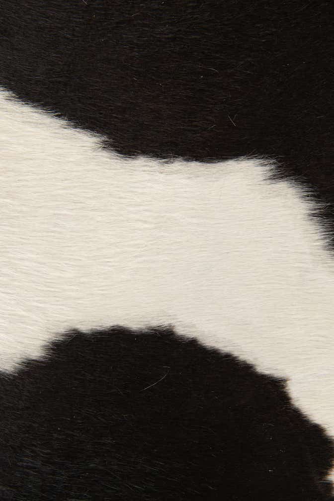 2' 1 x 2' 10 Cowhide Leather Rug