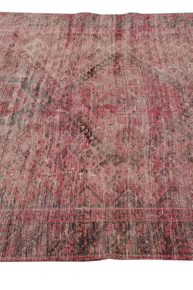Detail image of 4' 9 x 9' 5 Hand Knotted Ultra Vintage Persian Wool Rug