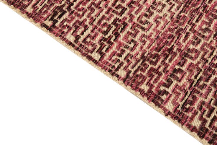 Detail image of 6' 7 x 9' 9 Hand Knotted Darya Wool Rug