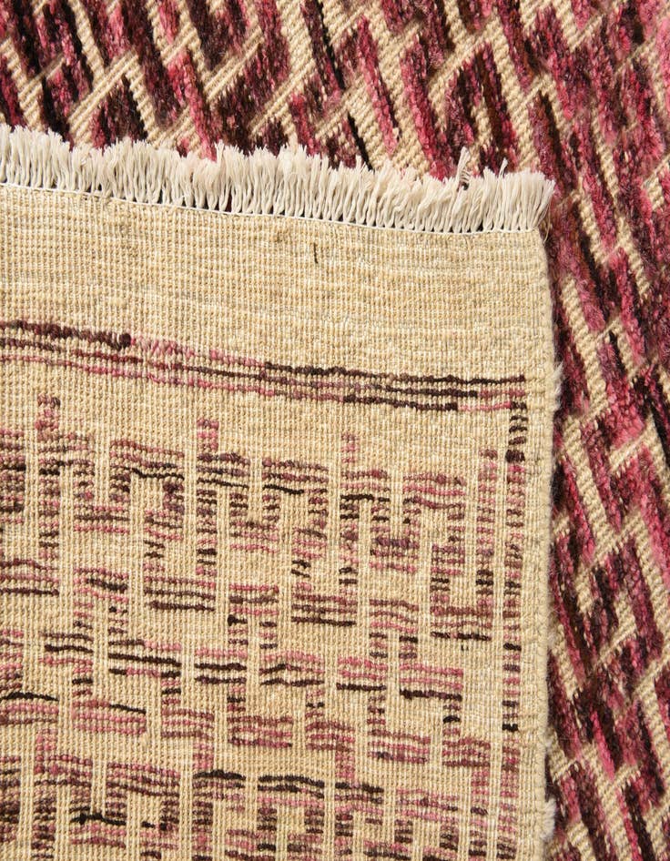Detail image of 6' 7 x 9' 9  Hand Knotted Darya Wool Rug