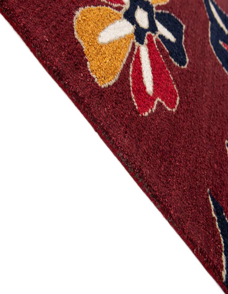 Detail image of 8' x 10' Agra Wool Rug