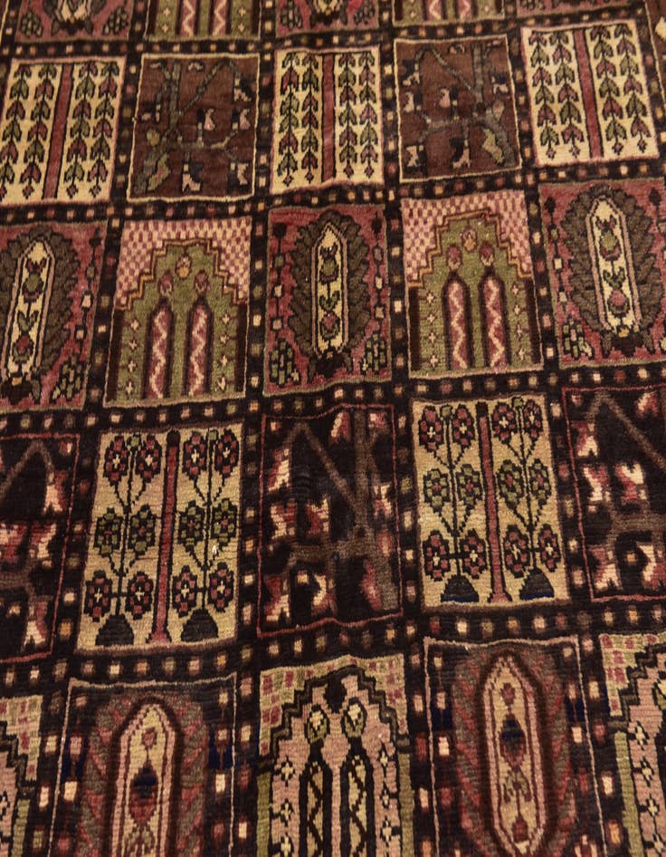 Detail image of 6' 3 x 9' 9 Hand Knotted Bakhtiar Persian Wool Rug