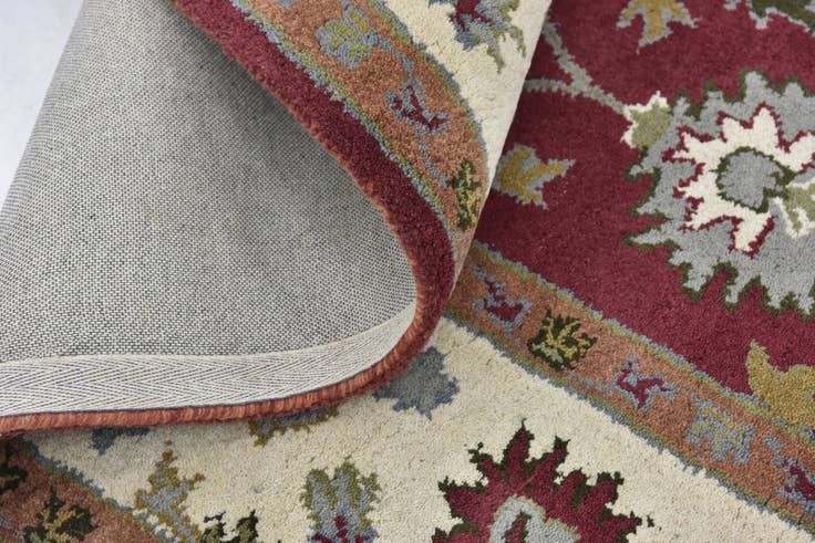 Detail image of 8' x 9' 10 Classic Agra Rug
