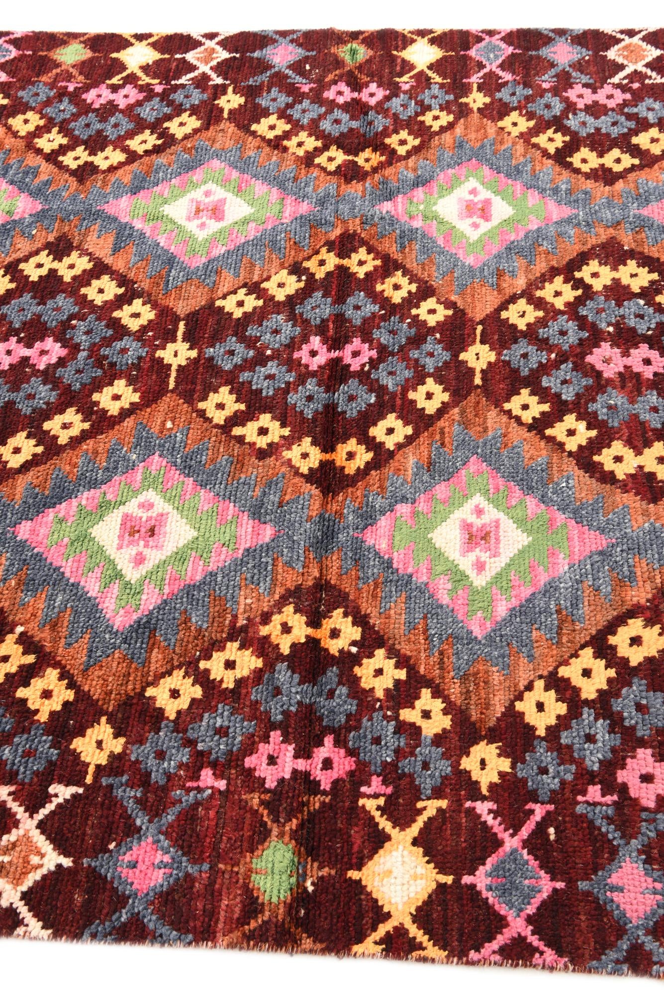5' 8 x 7' 6 Hand Knotted Darya Wool Rug