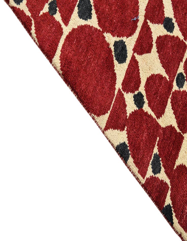 Detail image of 5' x 6' 9  Hand Knotted Darya Wool Rug