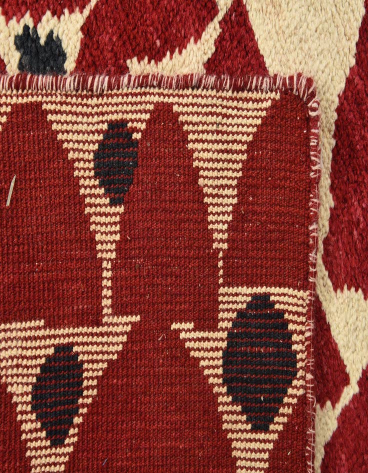 Detail image of 5' x 6' 9  Hand Knotted Darya Wool Rug