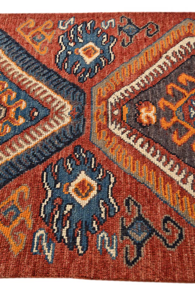 Detail image of 4' 1 x 6' 5 Hand Knotted Darya Wool Rug
