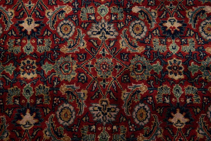 Detail image of 6' 9 x 8' 10 Farahan Wool Rug