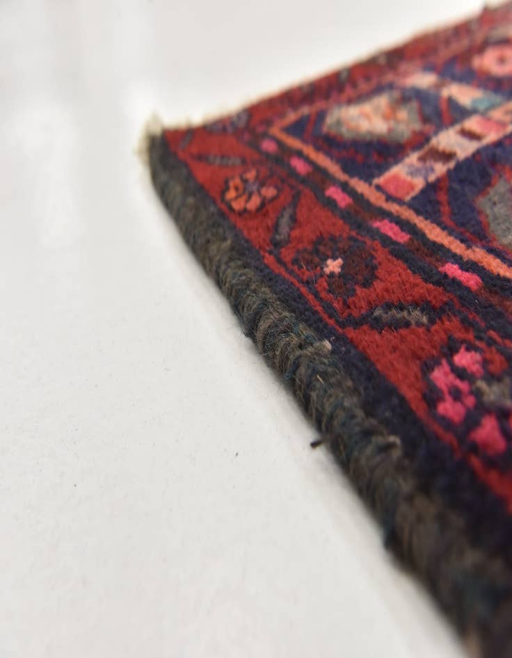 Detail image of 4' 8 x 9' Hand Knotted Hamedan Persian Wool Rug