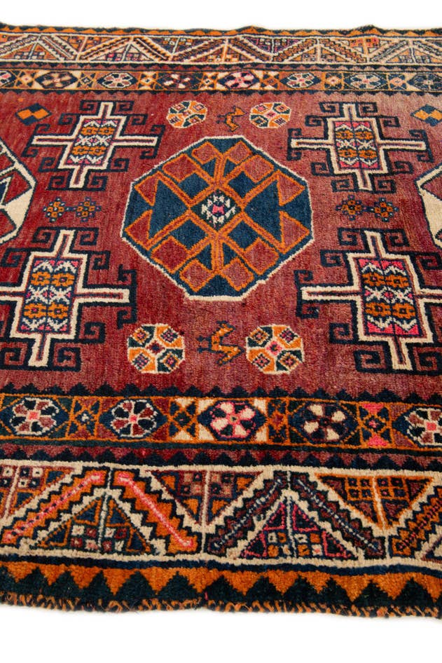 Detail image of 4' 2 x 5' 9 Hand Knotted Heriz Wool Rug