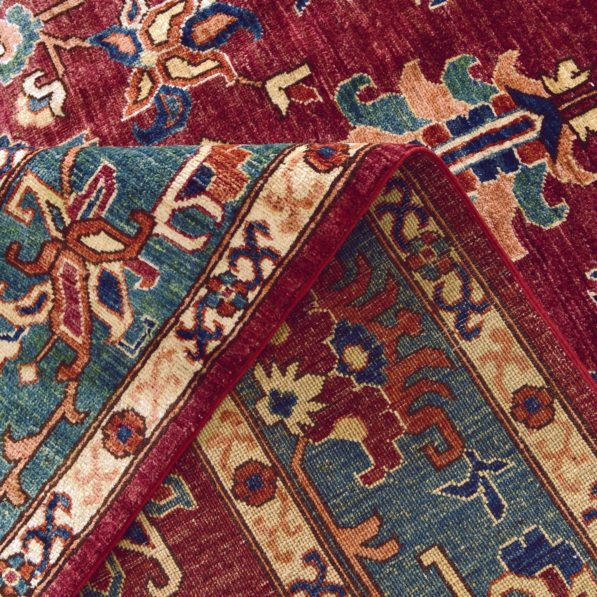 6' 9 x 9' 10 Hand Knotted Heriz Rug